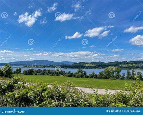 foto: Lipno meer en omliggende natuur