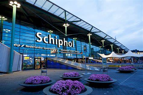 Twilight Check-In en parkeren Schiphol