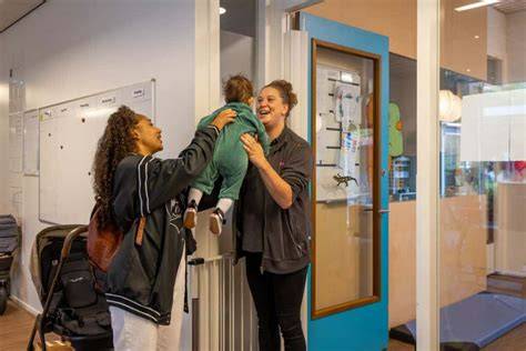 foto-impressie van overdracht en uitleg bij ophalen