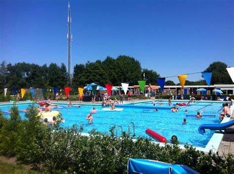Overzicht dorpsactiviteiten en zwembad