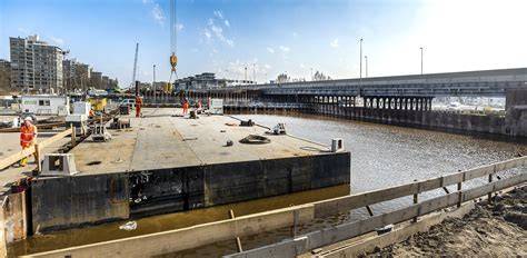 infrastructuur en ligging van Haven Lake Village aan het water