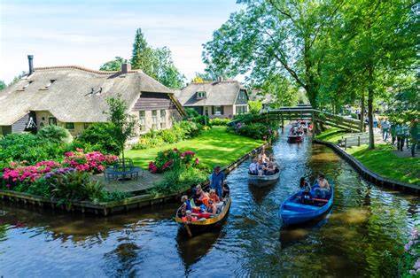 Giethoorn waterwegen en bruggetjes